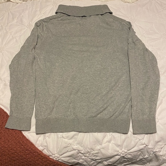 Gray Tommy Hilfiger light sweater - Picture 3 of 3